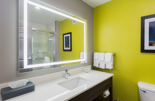 Shawnee Hotel | La Quinta Inn & Suites by Wyndham Shawnee