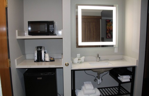 Buena Hotel | La Quinta Inn & Suites by Wyndham Yakima Downtown