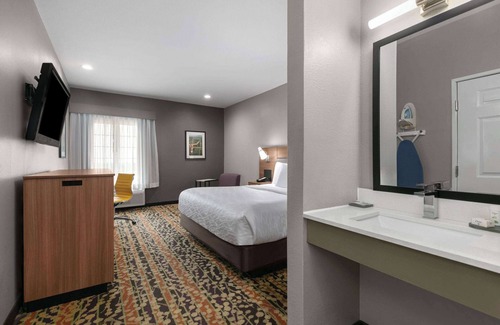Belton Hotel | La Quinta Inn & Suites by Wyndham Belton - Temple South