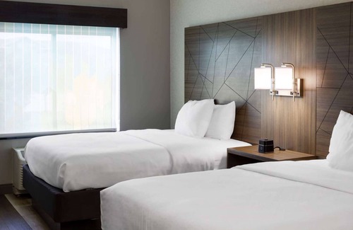 Edmond Hotel | La Quinta Inn & Suites by Wyndham Edmond