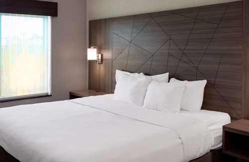 Edmond Hotel | La Quinta Inn & Suites by Wyndham Edmond