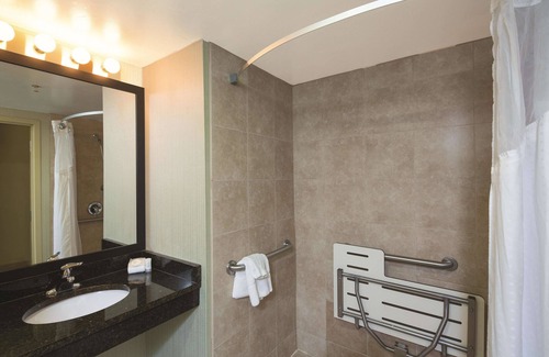 Salisbury Hotel | La Quinta Inn & Suites by Wyndham Salisbury