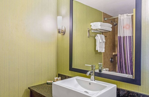 Salisbury Hotel | La Quinta Inn & Suites by Wyndham Salisbury