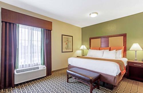 Witmer Hotel | La Quinta Inn & Suites by Wyndham Lancaster