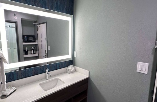 Gurnee Hotel | La Quinta Inn & Suites by Wyndham Chicago Gurnee