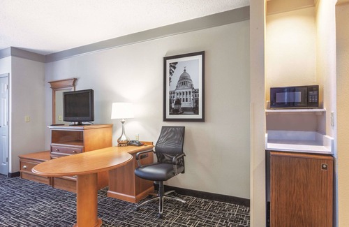 Pearl Hotel | La Quinta Inn & Suites by Wyndham Jackson Airport