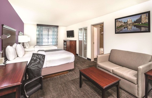 Rome Hotel | La Quinta Inn & Suites by Wyndham Rome