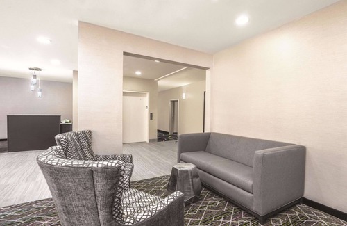 Rome Hotel | La Quinta Inn & Suites by Wyndham Rome