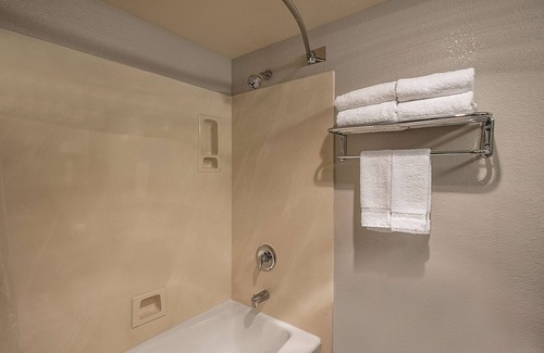 Davis Hotel | La Quinta Inn & Suites by Wyndham Davis