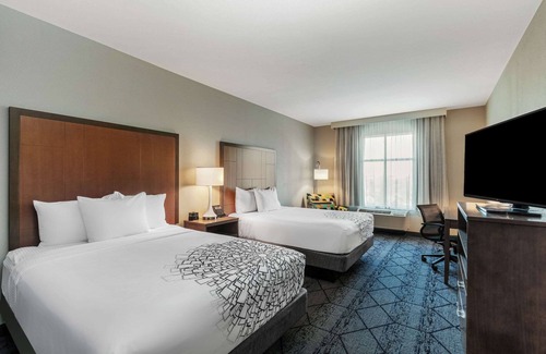 Kansas City Hotel | La Quinta Inn & Suites by Wyndham Kansas City Beacon Hill