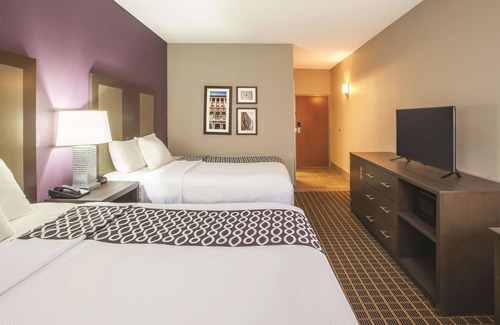 Mechanicsburg Hotel | La Quinta Inn & Suites by Wyndham Mechanicsburg - Harrisburg