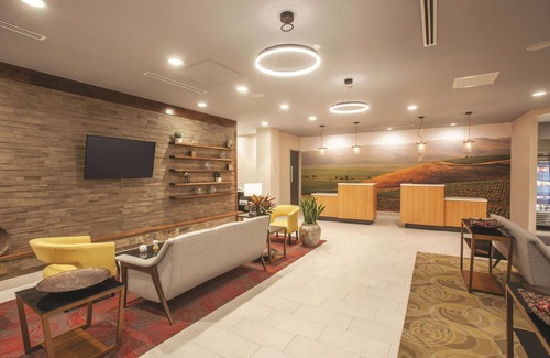 Morgan Hill Hotel | La Quinta Inn & Suites by Wyndham Morgan Hill-San Jose South