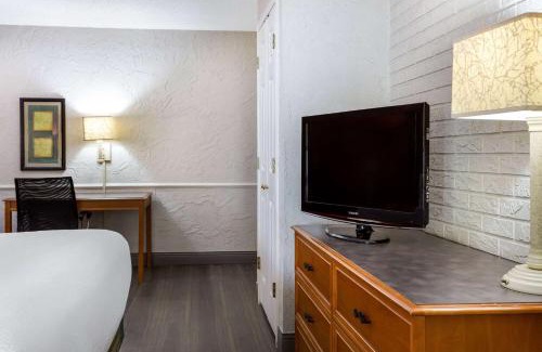 Westshore Hotel | La Quinta Inn Tampa Airport Stadium Westshore