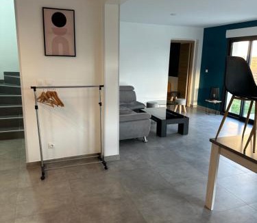 Joue-les-Tours House | La Résidence Degas 4 chambres