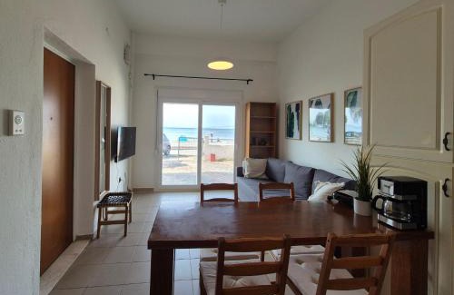 Neoi Epivates Apartment | LA Relax Seaside House