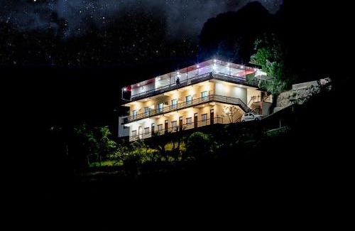 Guptkashi Hotel | LA Riqueza Sushanti Retreat - Mountain View Rooms with Balcony # Pure Veg Restaurant # Jain Food Available # Parking # Customer's choice Hotel