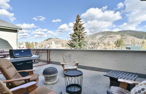Dillon House | La Riva Del Lago Condo: Downtown, Close to Everything!