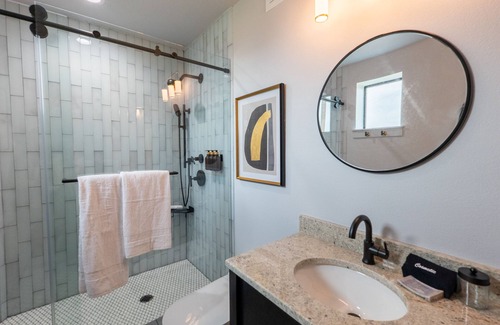 Pearsall Hotel | La Rivera Resort