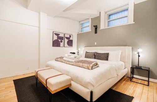 Golden Square Mile Apartment | La Roche Bohèmes