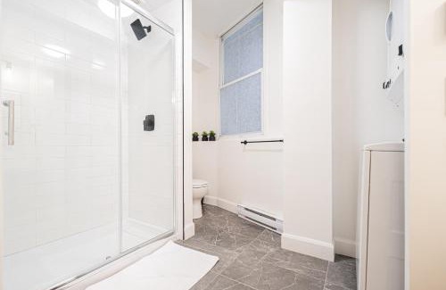 Golden Square Mile Apartment | La Roche Bohèmes