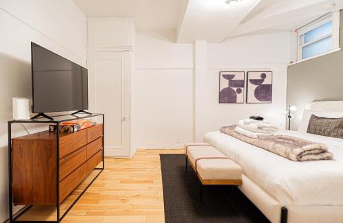 Golden Square Mile Apartment | La Roche Bohèmes