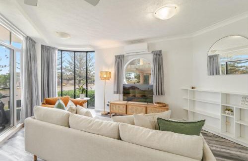 Yamba Apartment | La Ronde 2 - Hear the Surf