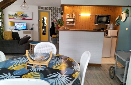 Bagneres-de-Bigorre Apartment | LA Roseraie à 2 mn à Pied des Thermes Spa Aquensis, Casino, au Pied des Pyrénées