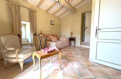 Garrigues Apartment | La Roumanières
