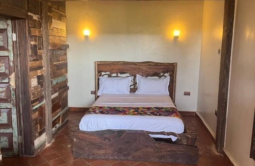 Masaka Bed & Breakfast | La Roza Resort Masaka