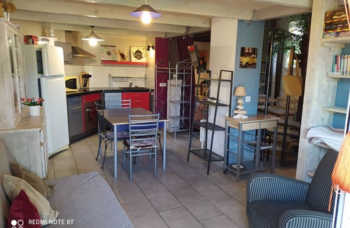Sussargues House | LA RUCHE, QUIET HOUSE, SHARED POOL, AQUABIKE, PERCHED PLAY HOUSE, SEA