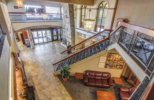 Chicoutimi Hotel | La Saguenéenne - Hôtel et Centre de Congrès