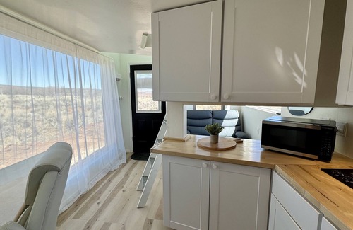 La Sal Apartment | La Sal Lookout – A Tiny Retreat with Big Views