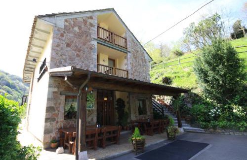 Cangas de Onis Hotel | La Salmonera Cangas de Onís