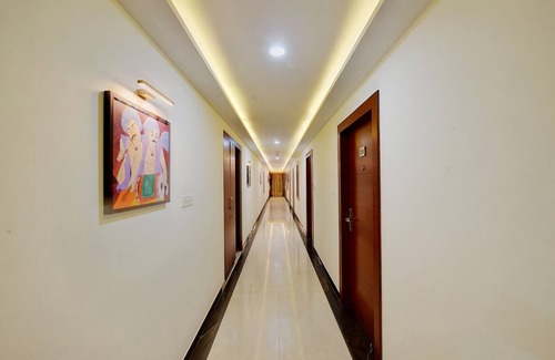 Bommasandra Hotel | La Sara Gateway
