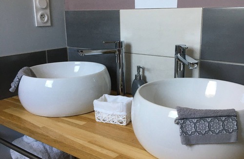 Marcillac-Saint-Quentin Bed & Breakfast | La Sarlamandre