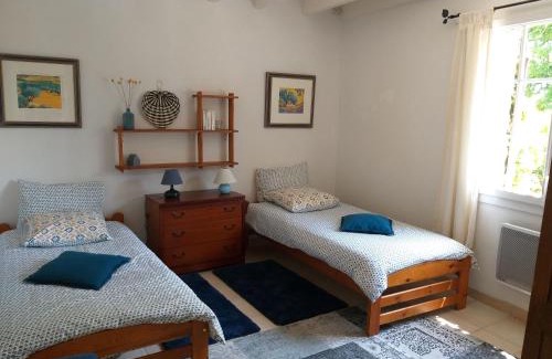 Champeaux House | La saunière - Chez Hélène - Gîtes en baie