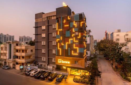 Madhapur Hotel | La Serene