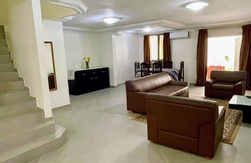 Angre House | La Siesta - Abidjan Charming 4-bedroom house with WiFi, full ACs, all amenities