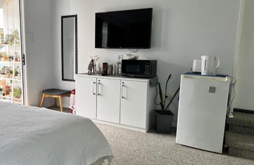 Hamilton House | LA SOL 2 - close to uni - ensuite & seperate entrance