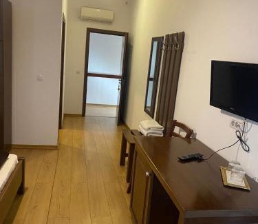 Onesti Hotel | La Strada