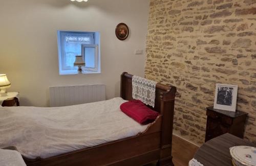 Tournus Apartment | La Studette du Pèlerin - Un Air d'Autrefois - Secure & Free Park Vélo -