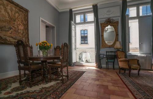 Bastide Saint-Louis Apartment | La Suite Barbes