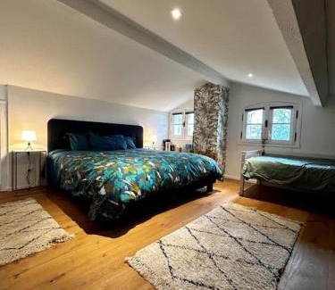 Saint-Martin-de-Londres Apartment | La Suite