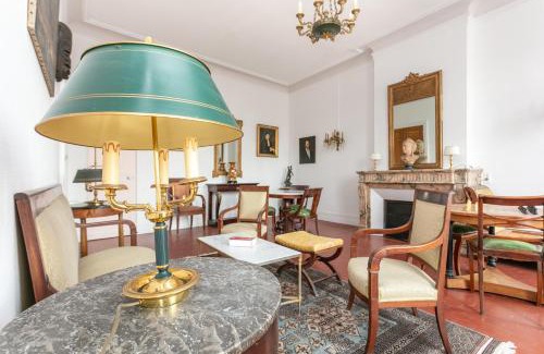 Beziers City Centre Apartment | La Suite Napoléon 75m2 timeless stay