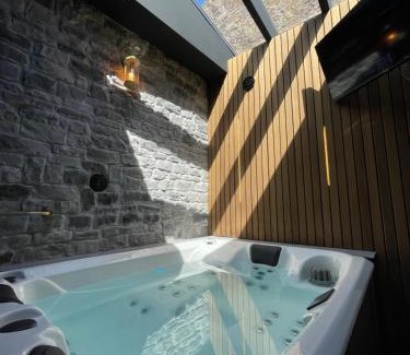 Profondeville House | La Suite Spa privatif Le Revella