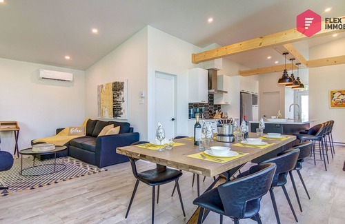 Pont-Rouge House | ⭐ La Sunny-Haus de Portneuf 🌞 Pool, Hot tub, Billiards and Trails ⭐