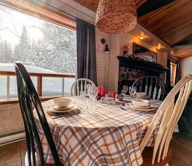 Saint Donat House | La Tanière - Retraite en nature avec foyer au bois