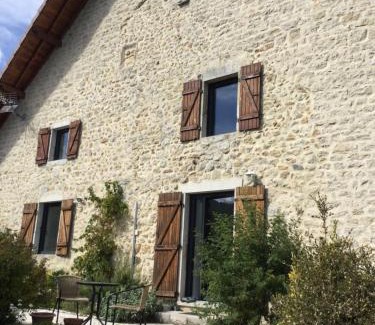 Lompnieu Bed & Breakfast | La terrasse du Colombier