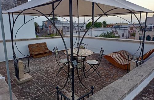 Palmariggi Apartment | La terrazza sul castello