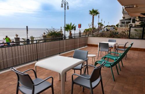 Aci Castello Apartment | La Terrazza sul Mare Modern Apartment